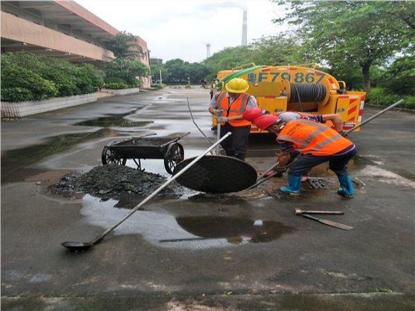南山蹲坑疏通车（南京蹲坑堵了怎么疏通）